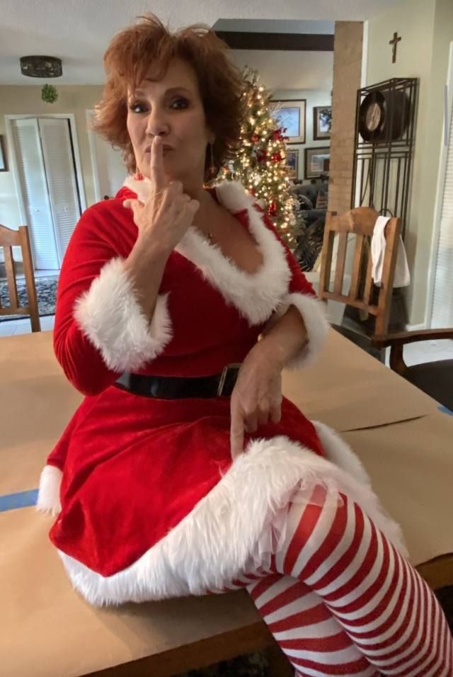 Happy NEW YEAR in Advance 🎊🎄 60+ Years Old RICH 💵 LONELY HORNY WIDOW Ready to satisfy 🍆💦 🍆🤤 💚 TIRED OF FAKE ADS ? - Image 2
